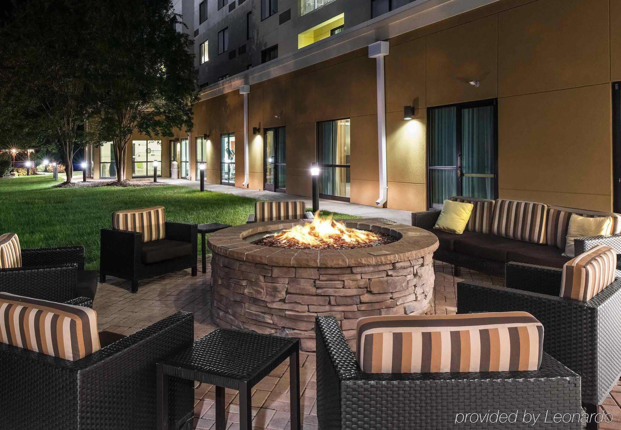 Courtyard By Marriott Charlotte Gastonia Hotel Buitenkant foto